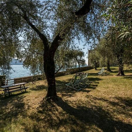 Oleandro Apartment Directly On The Lake Gargnano Extérieur photo