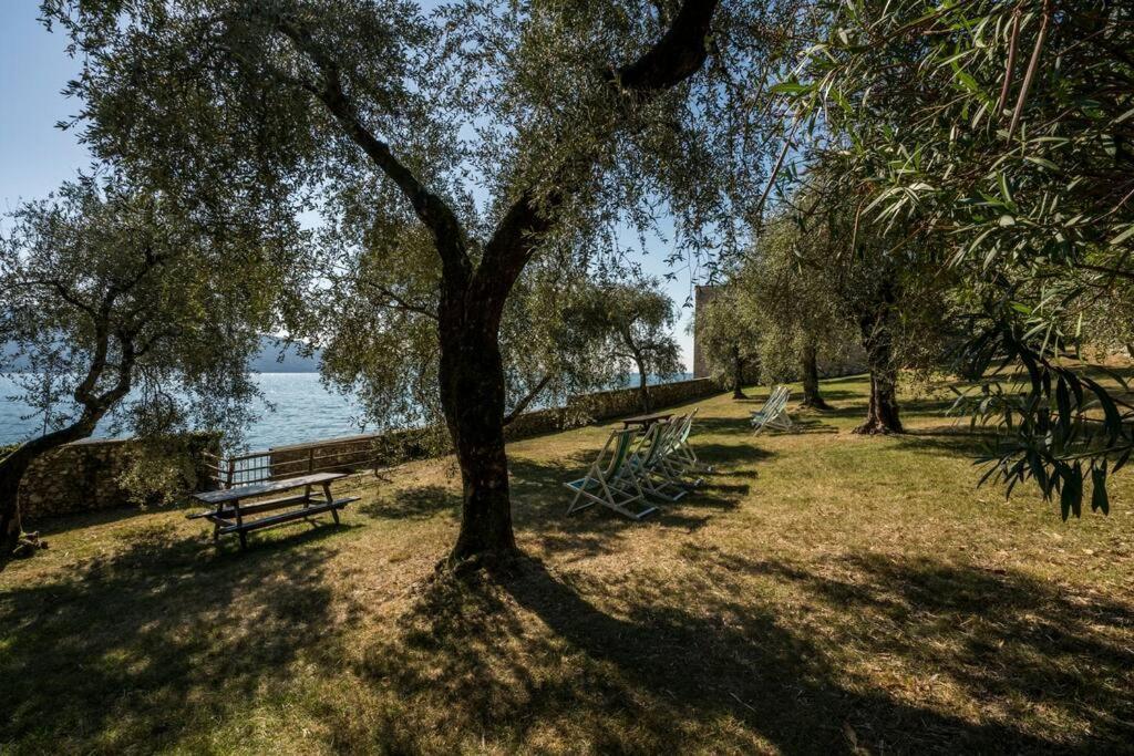 Oleandro Apartment Directly On The Lake Gargnano Extérieur photo