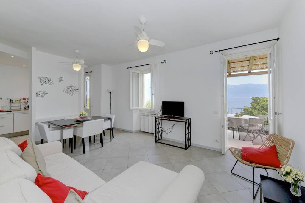 Oleandro Apartment Directly On The Lake Gargnano Extérieur photo
