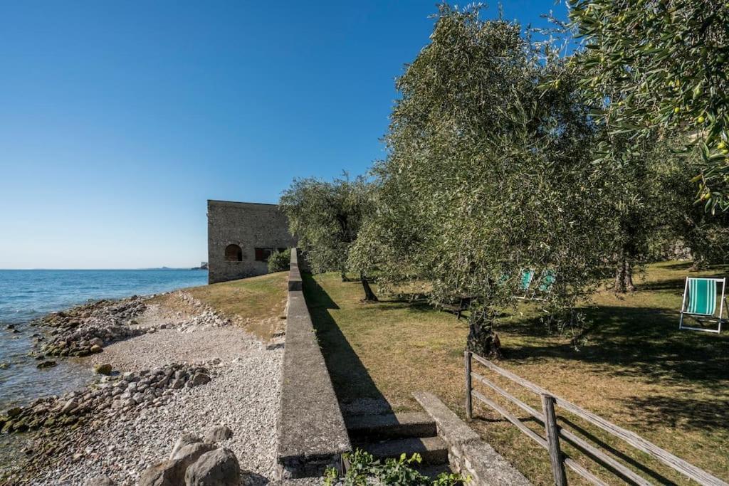 Oleandro Apartment Directly On The Lake Gargnano Extérieur photo