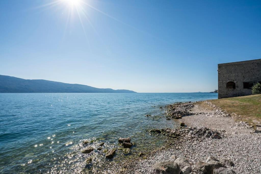 Oleandro Apartment Directly On The Lake Gargnano Extérieur photo