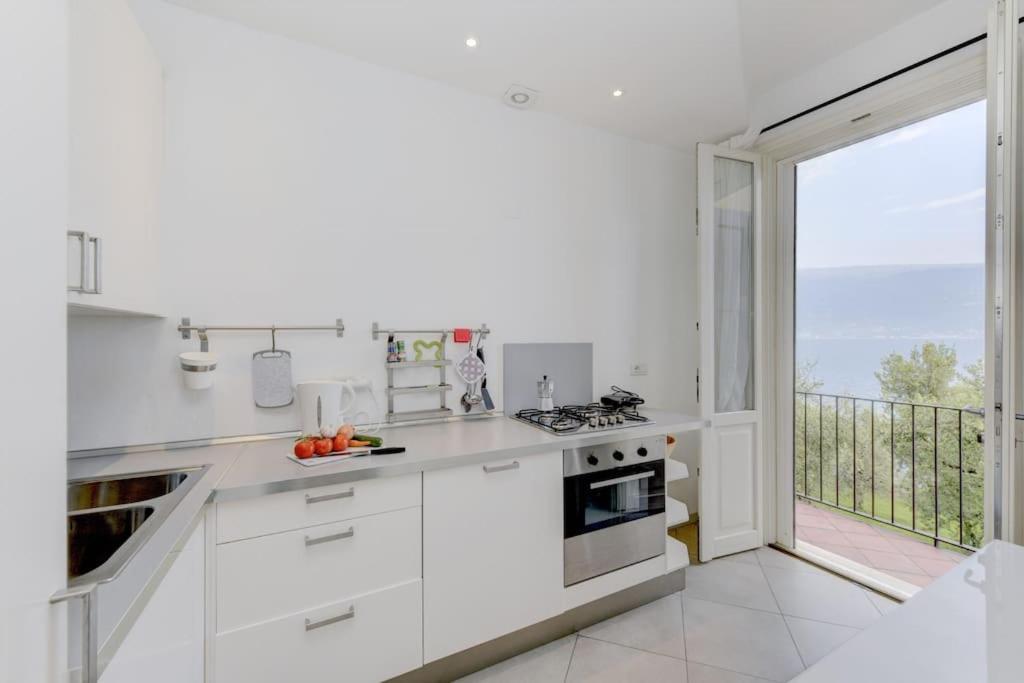 Oleandro Apartment Directly On The Lake Gargnano Extérieur photo